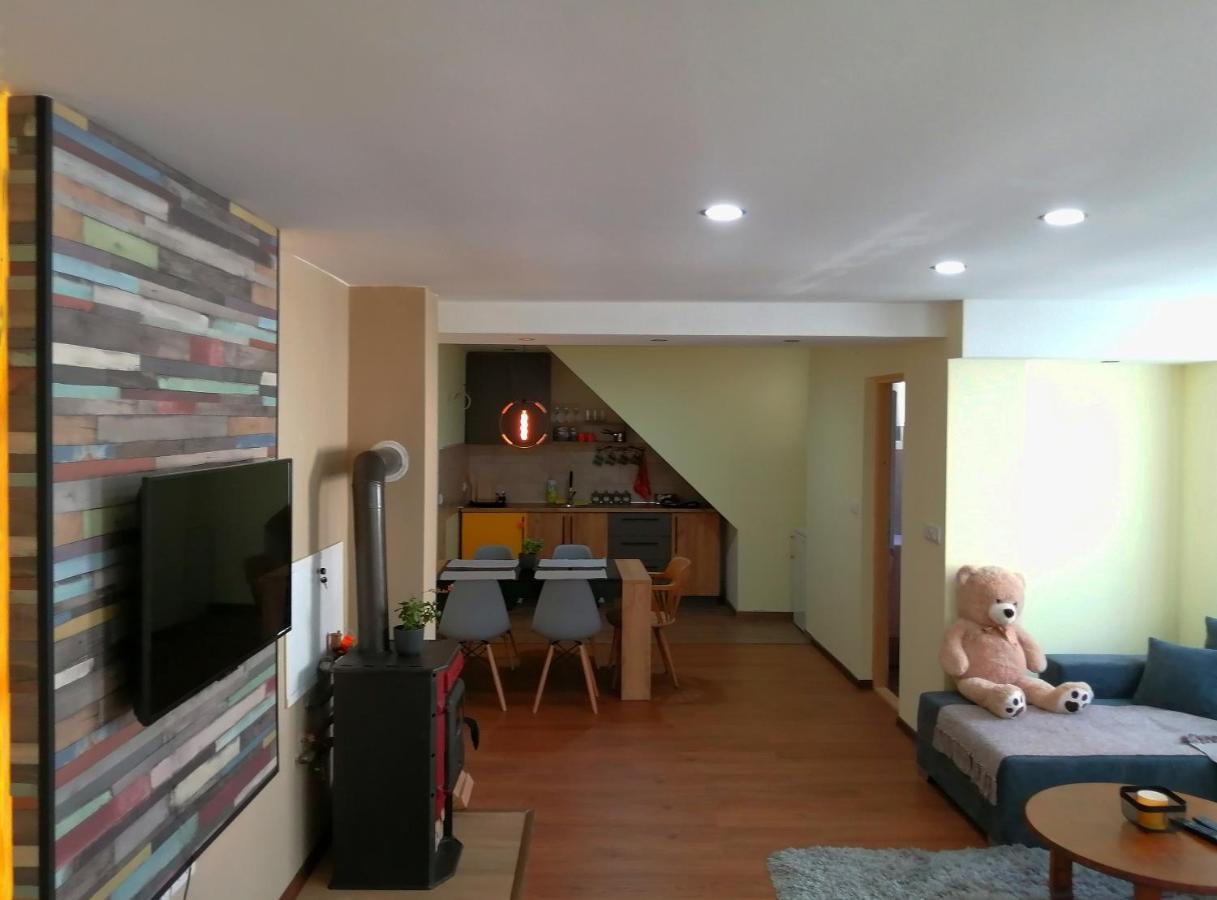 Nikas Apartman Donji Milanovac Luaran gambar