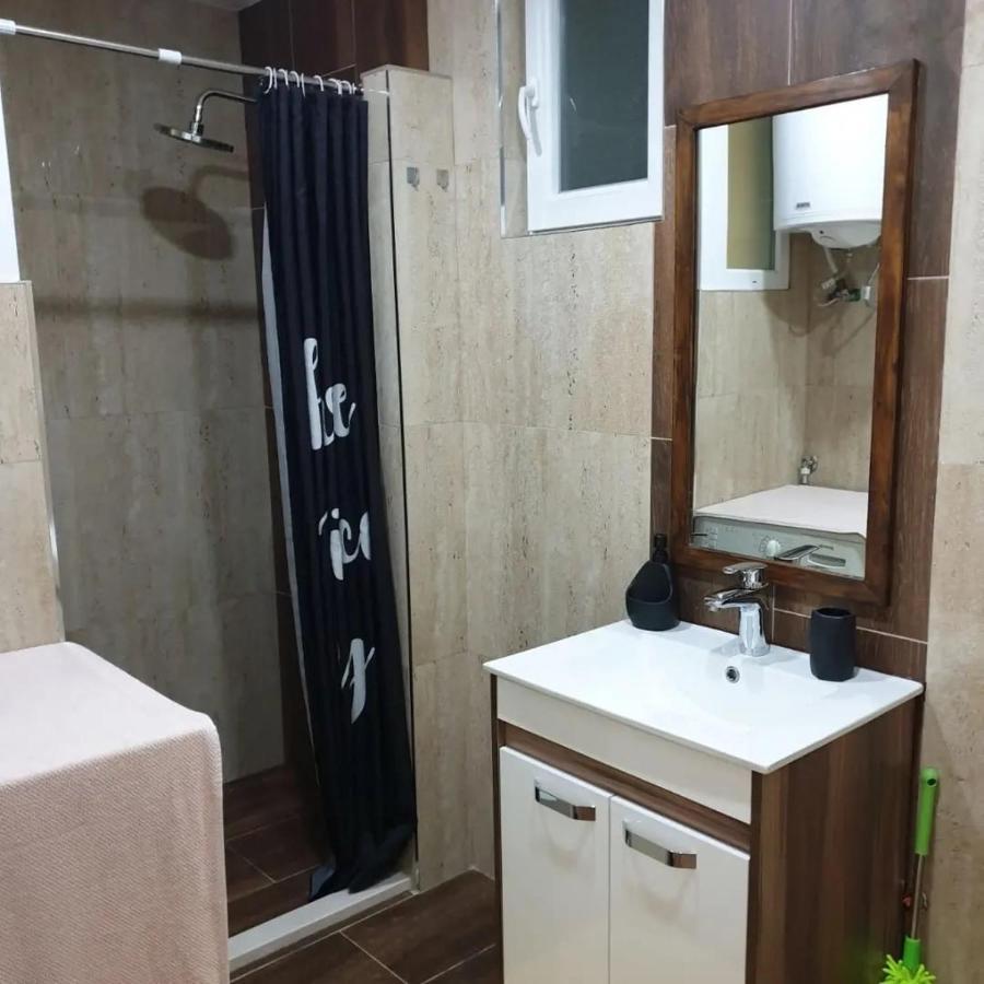 Nikas Apartman Donji Milanovac Luaran gambar