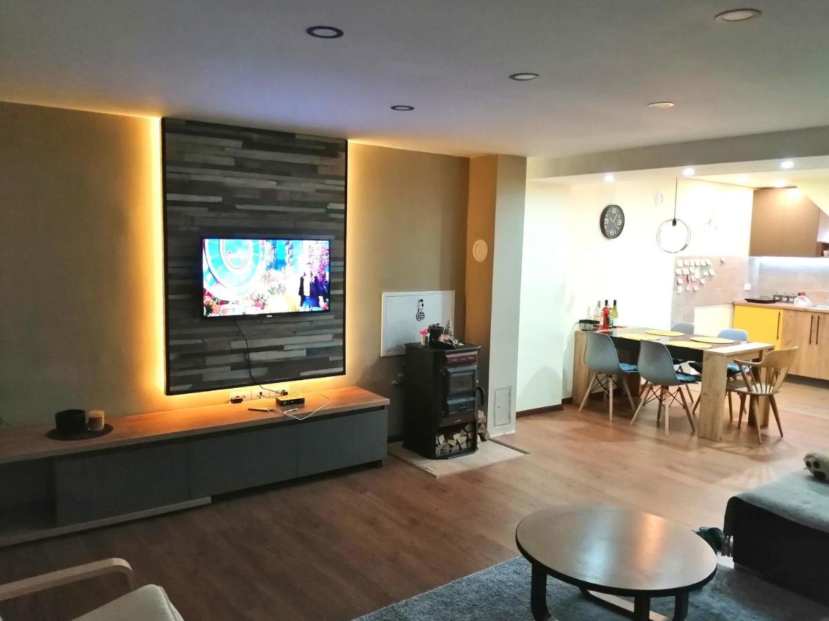 Nikas Apartman Donji Milanovac Luaran gambar